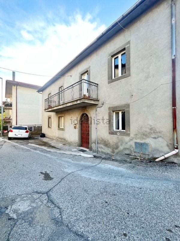 casa indipendente in vendita a Montefiascone