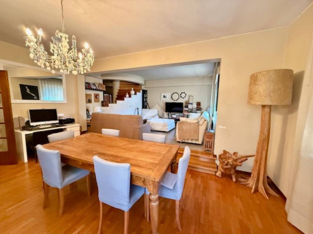 casa indipendente in vendita a Montefiascone