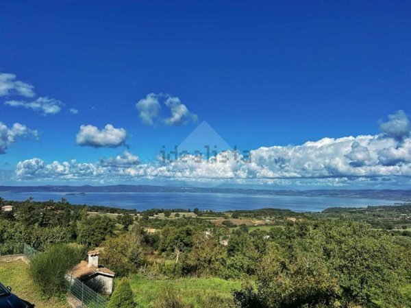 casa indipendente in vendita a Montefiascone