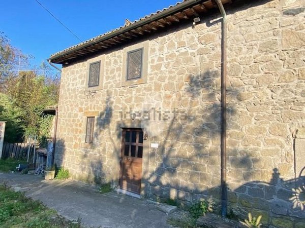 casa indipendente in vendita a Montefiascone