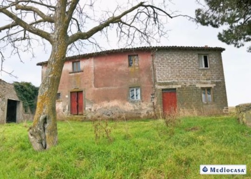 casale in vendita a Montefiascone
