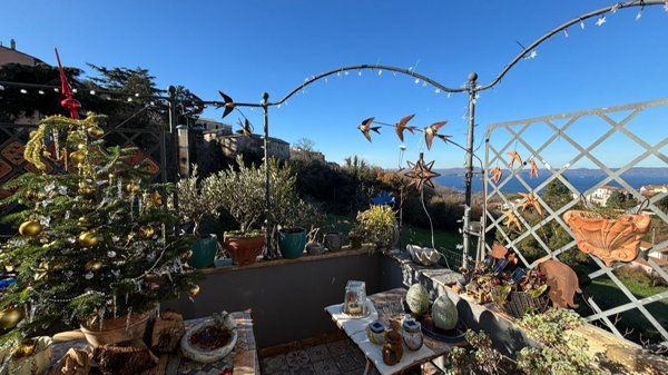 casa indipendente in vendita a Montefiascone