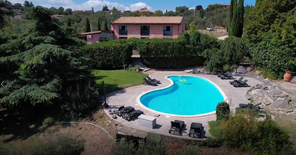 casa indipendente in vendita a Montefiascone in zona Cipollone