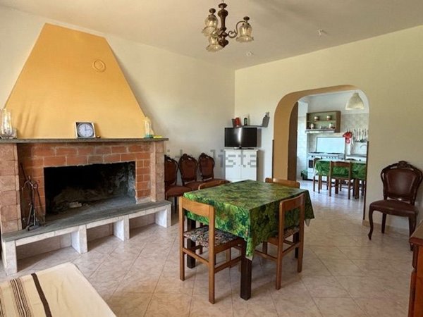 casa indipendente in vendita a Montefiascone