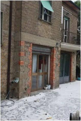 locale commerciale in vendita a Montefiascone