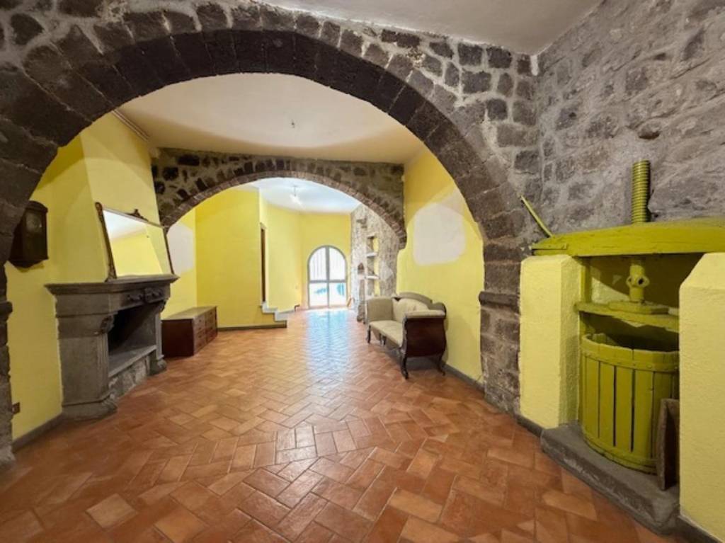casa indipendente in vendita a Montefiascone