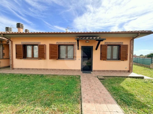 casa indipendente in vendita a Montefiascone