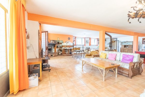 casa indipendente in vendita a Montefiascone