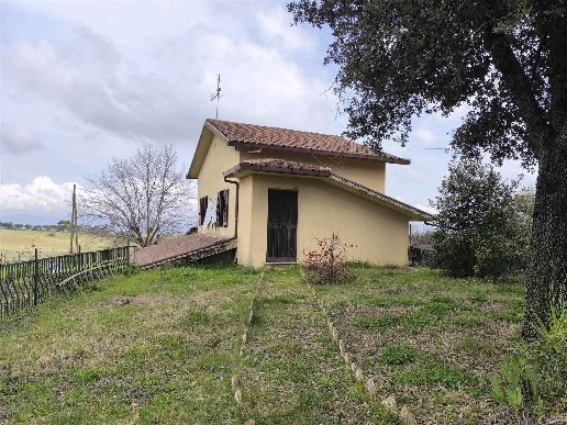 casa indipendente in vendita a Montefiascone