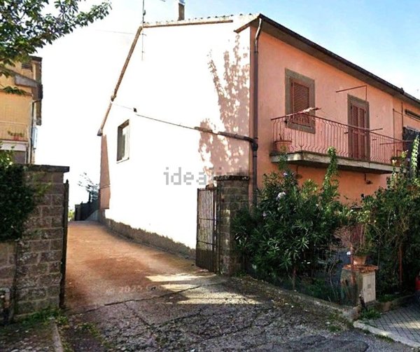 casa indipendente in vendita a Montefiascone