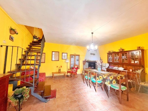 casa indipendente in vendita a Montefiascone