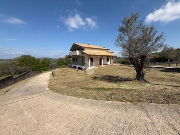 casa indipendente in vendita a Montefiascone in zona Le Poggere