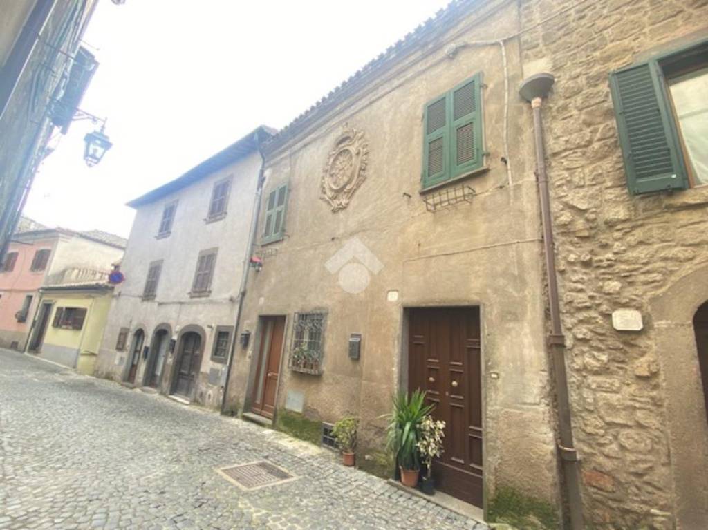 casa indipendente in vendita a Montefiascone