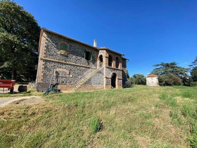 casa indipendente in vendita a Montefiascone