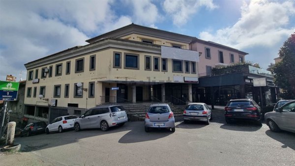locale commerciale in vendita a Montefiascone