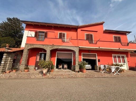 casa indipendente in vendita a Montefiascone in zona Le Coste