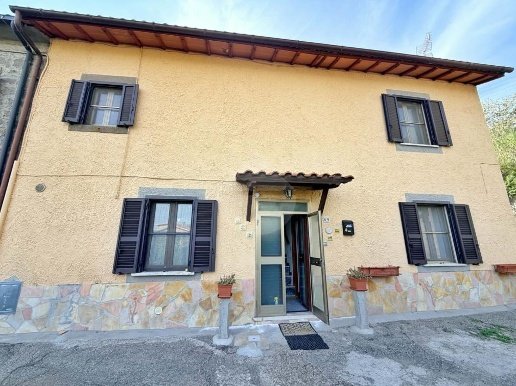 casa indipendente in vendita a Montefiascone
