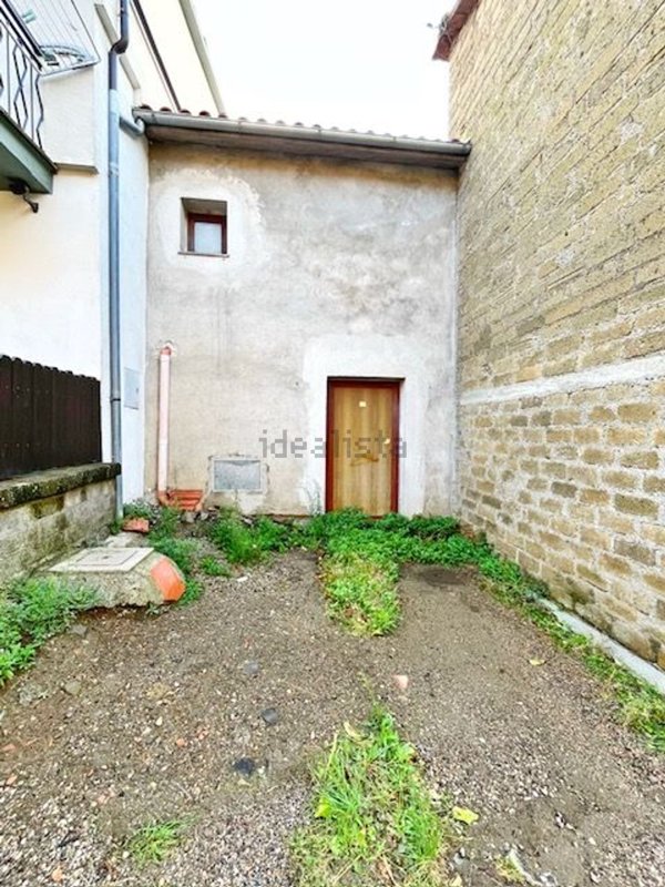 casa indipendente in vendita a Montefiascone in zona Mentuccia