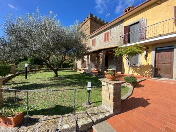 casa indipendente in vendita a Montefiascone in zona Capobianco