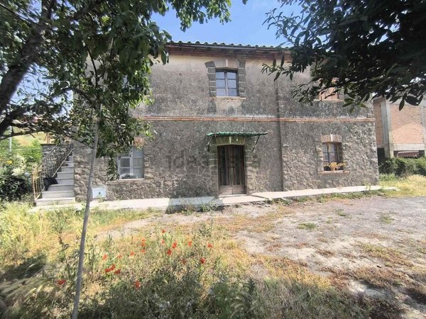 casa indipendente in vendita a Montefiascone