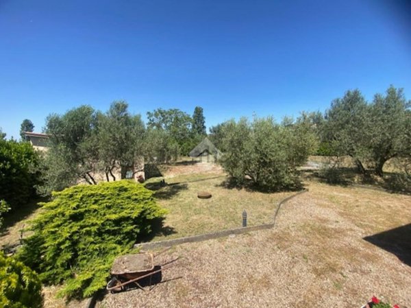 casa indipendente in vendita a Montefiascone