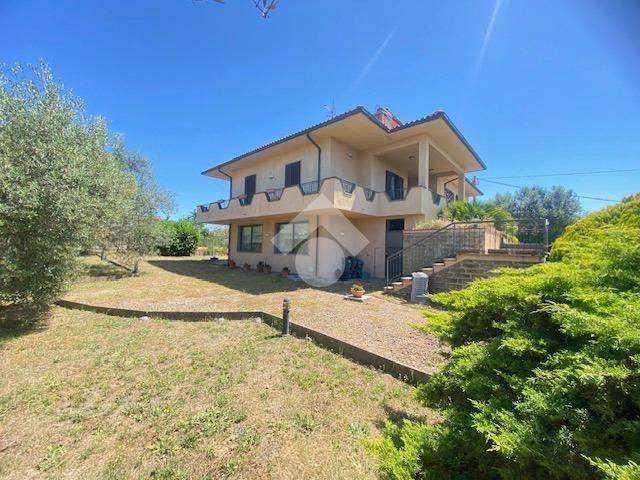 casa indipendente in vendita a Montefiascone