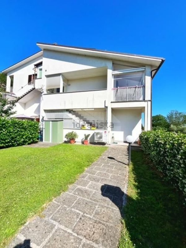 casa indipendente in vendita a Montefiascone