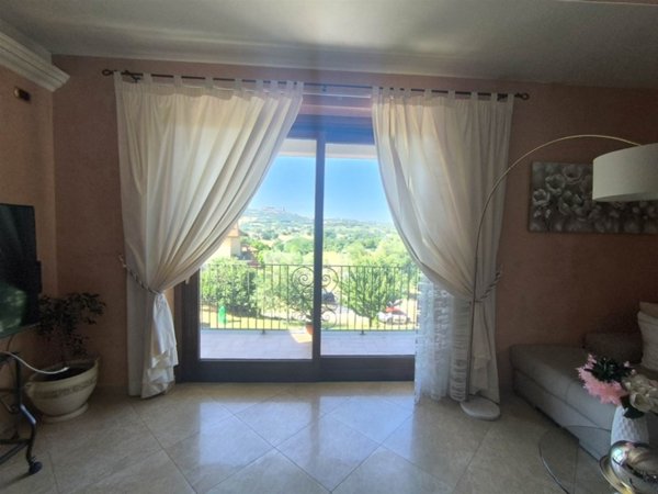 casa indipendente in vendita a Montefiascone in zona Le Poggere