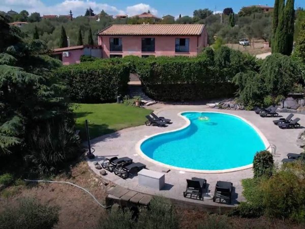 casa indipendente in vendita a Montefiascone in zona Cipollone