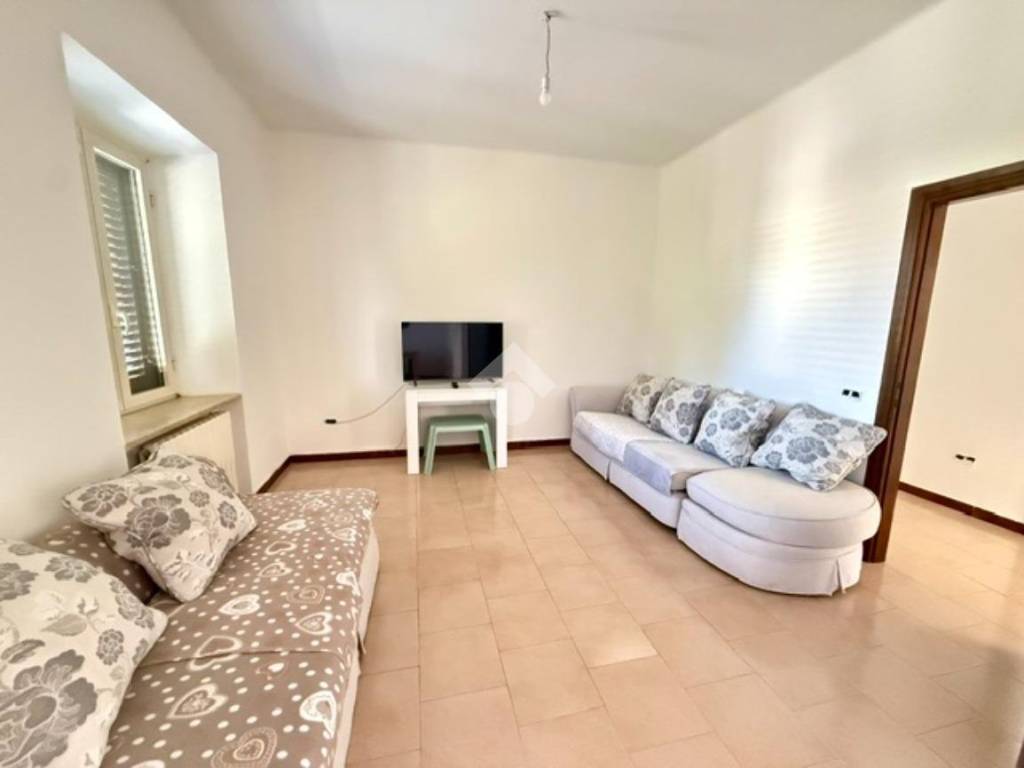 appartamento in vendita a Montefiascone in zona Poggio Frusta