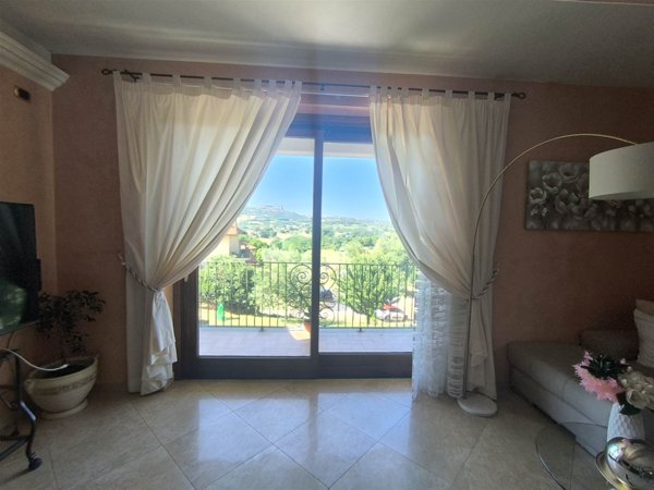 casa indipendente in vendita a Montefiascone in zona Le Poggere