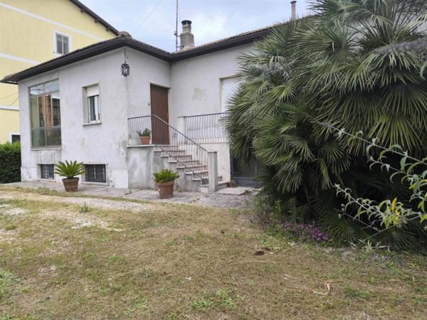 casa indipendente in vendita a Montefiascone in zona Poggio Frusta