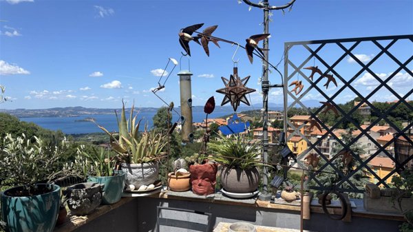casa indipendente in vendita a Montefiascone in zona Poggio Frusta