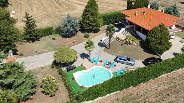 casa indipendente in vendita a Montefiascone