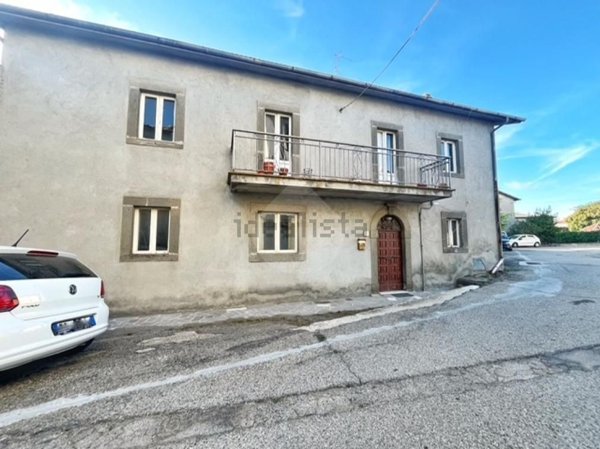 casa indipendente in vendita a Montefiascone