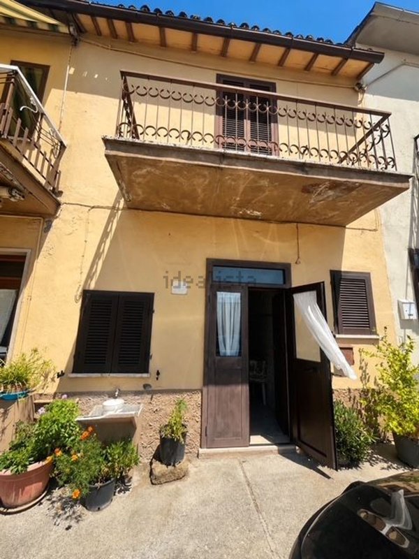casa indipendente in vendita a Montefiascone in zona Mentuccia