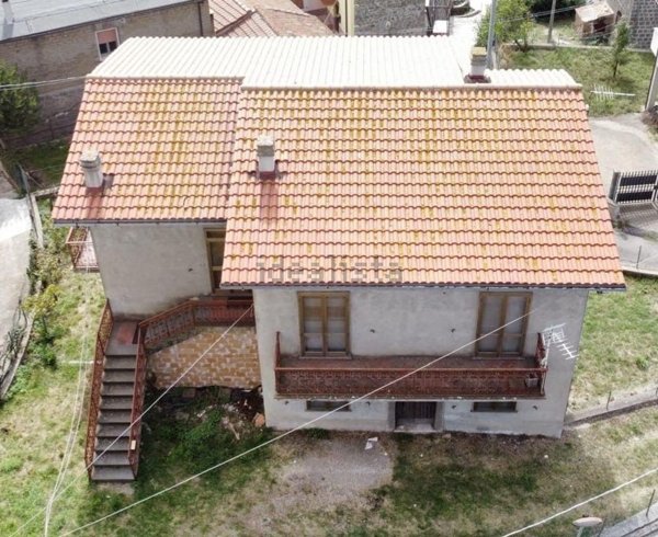 casa indipendente in vendita a Montefiascone