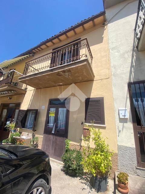 casa indipendente in vendita a Montefiascone