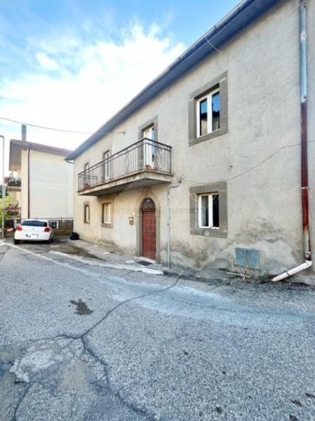 casa indipendente in vendita a Montefiascone