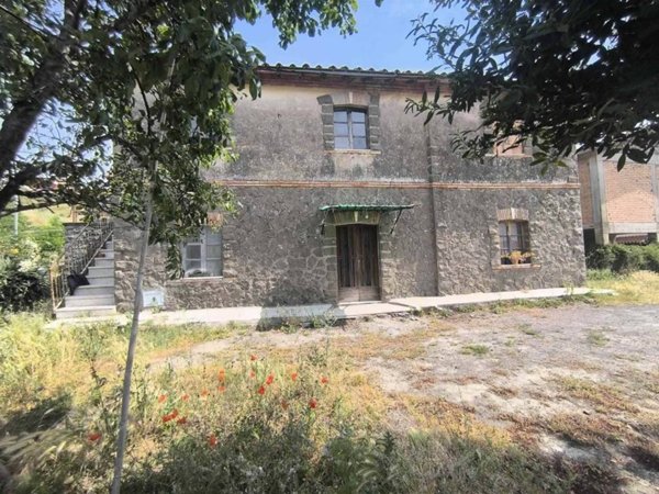 casa indipendente in vendita a Montefiascone