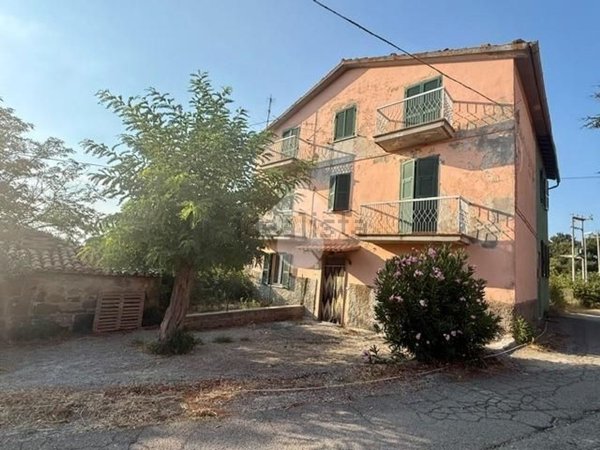 casa indipendente in vendita a Montefiascone in zona Mentuccia