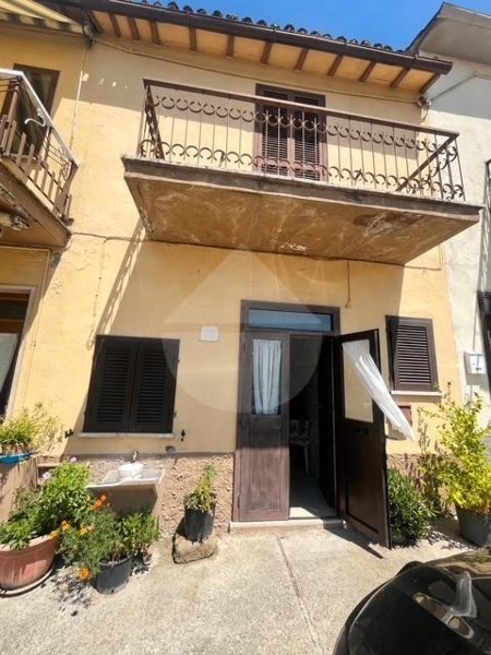 casa indipendente in vendita a Montefiascone