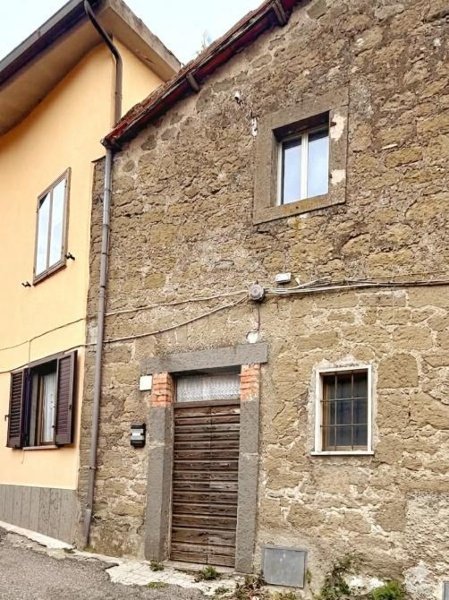casa indipendente in vendita a Montefiascone