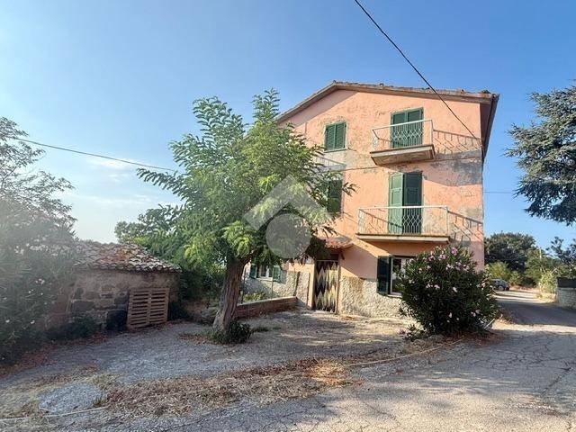 casa indipendente in vendita a Montefiascone in zona Mentuccia