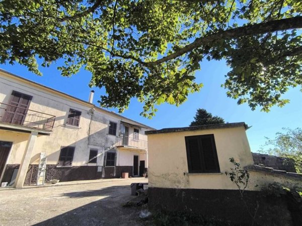 casa indipendente in vendita a Montefiascone