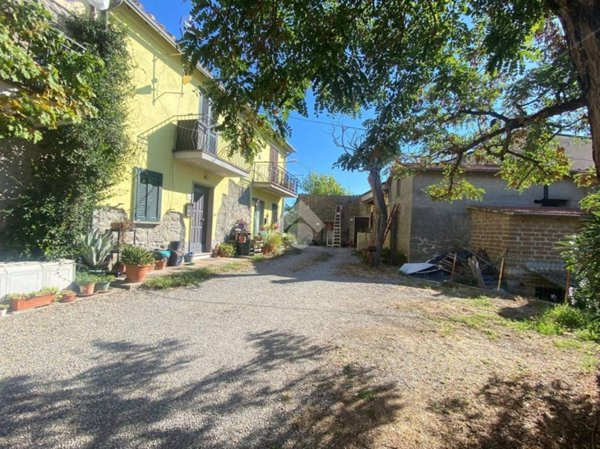 casa indipendente in vendita a Montefiascone in zona Zepponami