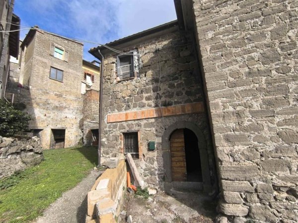 casa indipendente in vendita a Montefiascone in zona Le Mosse