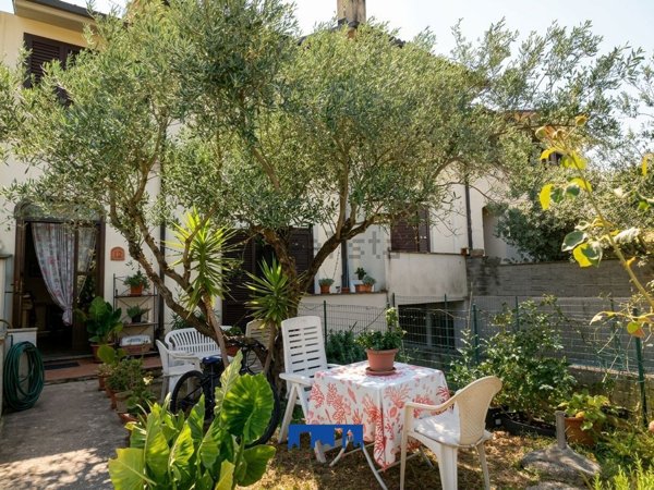 casa indipendente in vendita a Montefiascone