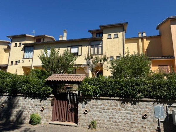 casa indipendente in vendita a Montefiascone