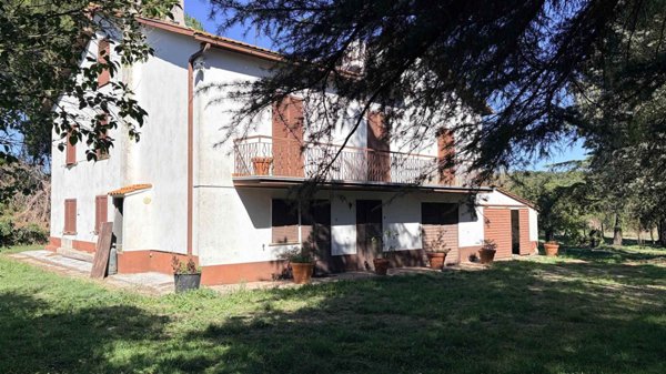 casa indipendente in vendita a Montefiascone